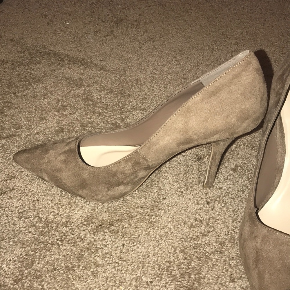 Heels - Picture 2 of 2